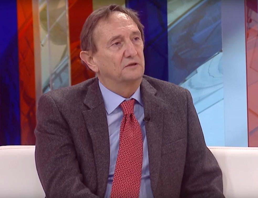 СЛИНИША УМЕ ДА БРОЈИ САМО ДО 24 (стана): Председник Фискалног савета Павле Петровић поручио Малом, 